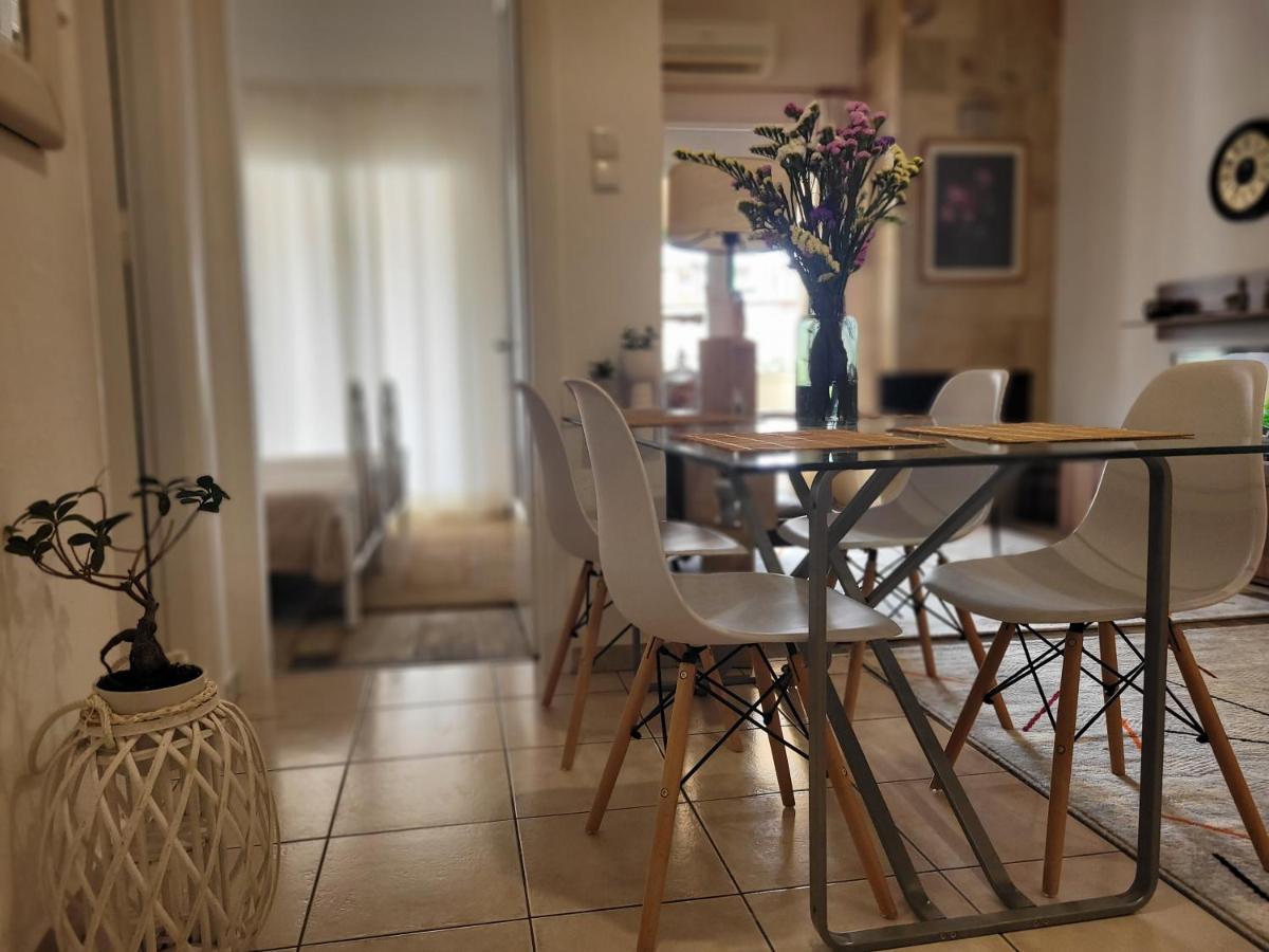 Marge Apt Arta Buitenkant foto